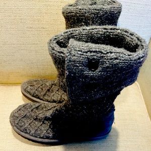 Classic Cardi Cabled Knit